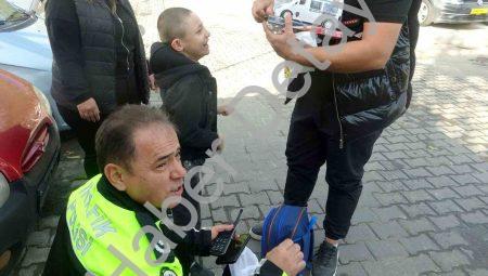 Muğla’da Trafik Denetiminde Yürek Isıtan Görüntü: Müdür Haçan’dan Anlamlı Hediye