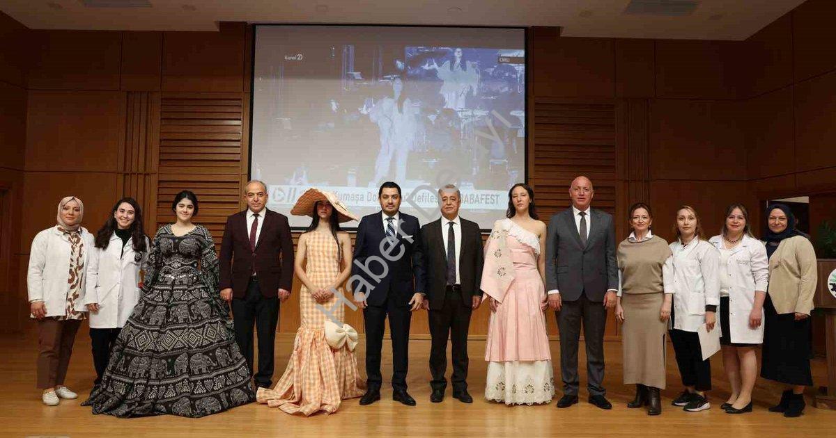 "BabaFest 2025'in Yıldızı DOSTEK Öğrencileri Törenle Ödüllendirildi" başlıklı haber için fotorealist