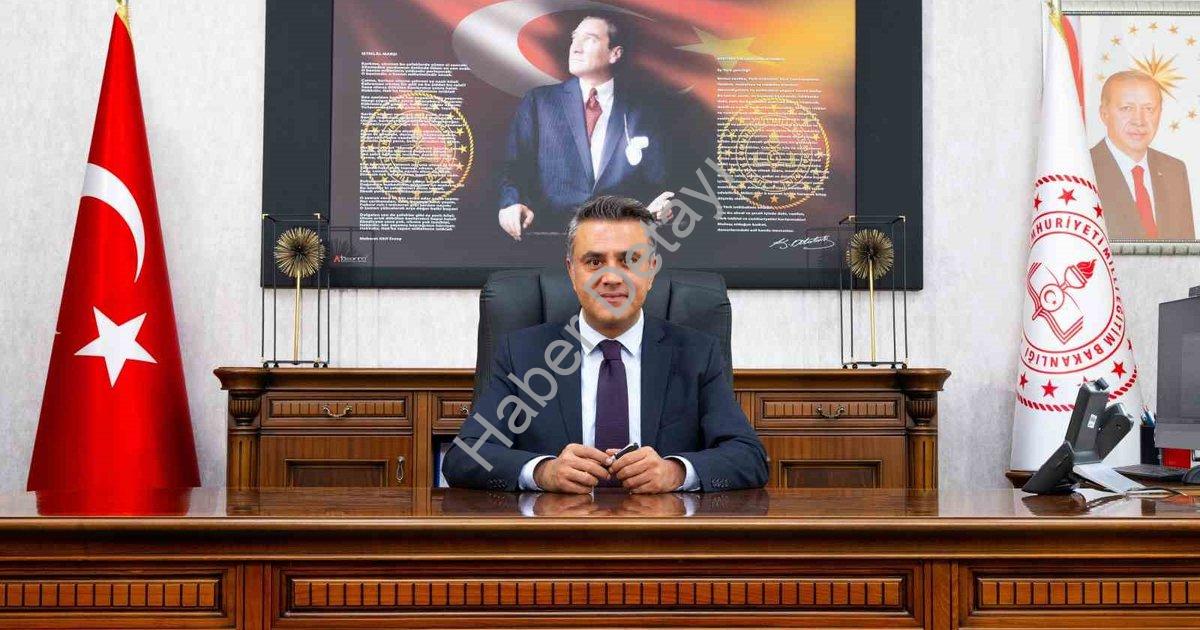 "Denizli Milli Eğitim Müdürü'nden Anlamlı Mesaj: Bu Bir Meslek Değil" başlıklı haber için fotorealis