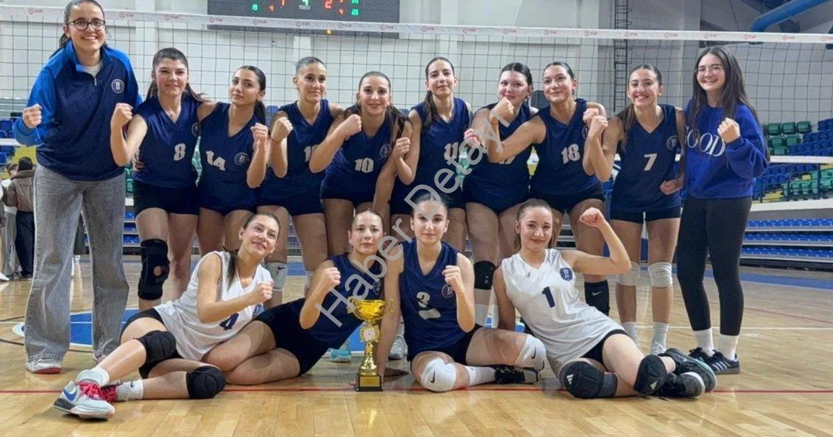 "Kütahya Belediyespor Genç Kızlar Voleybolda Zafer Kazandı" başlıklı haber için fotorealistik, profe