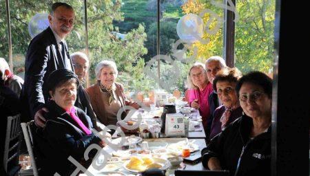 Yunusemre’de Öğretmenlere Anlamlı Kutlama