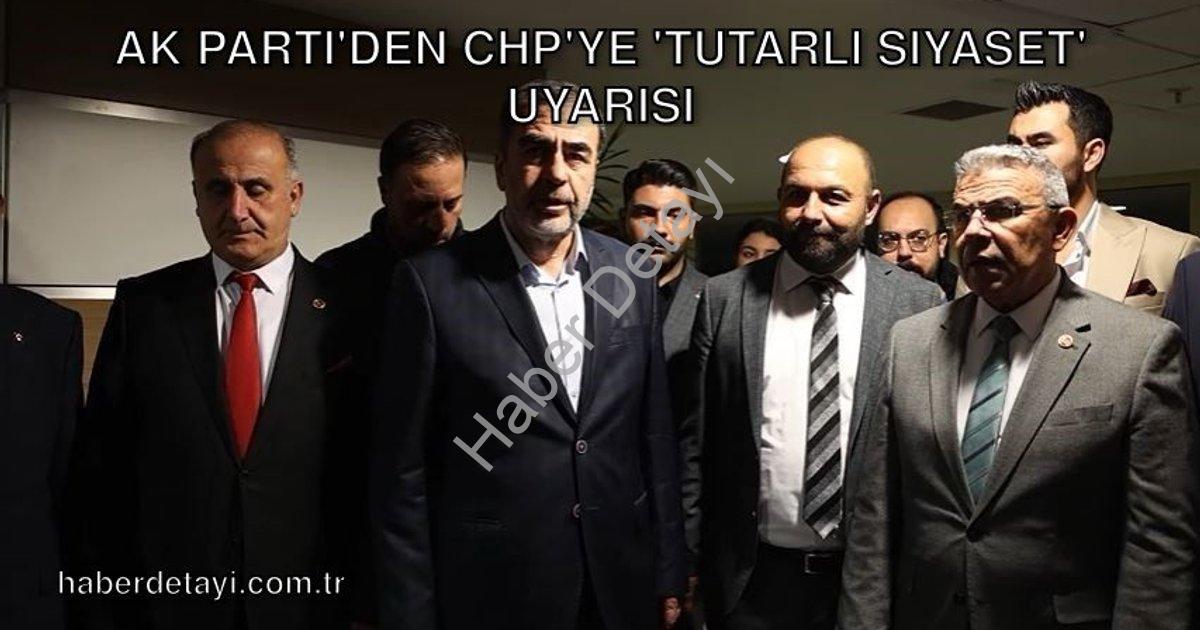 "AK Parti'den CHP'ye 'Tutarlı Siyaset' Uyarısı" başlıklı haber için fotorealistik, profesyonel bir h