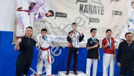 Aliağa Demir Spor Karate Takımı Denizli’den 4 Madalyayla Döndü