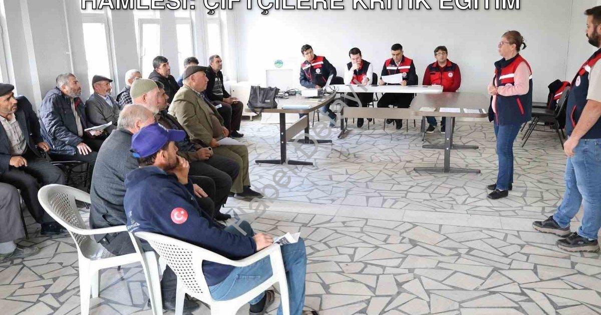"Afyonkarahisar'da Tarımsal Kalkınma Hamlesi: Çiftçilere Kritik Eğitim" başlıklı haber için fotoreal