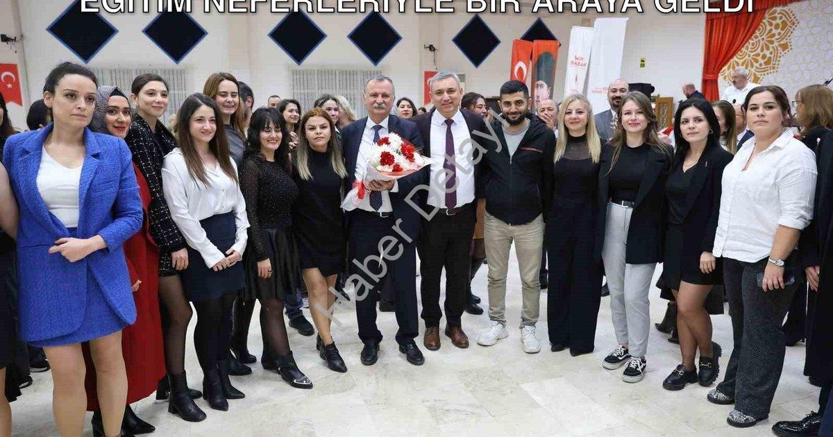 "Yunusemre'de Anlamlı Gece: Başkan Balaban Eğitim Neferleriyle Bir Araya Geldi" başlıklı haber için