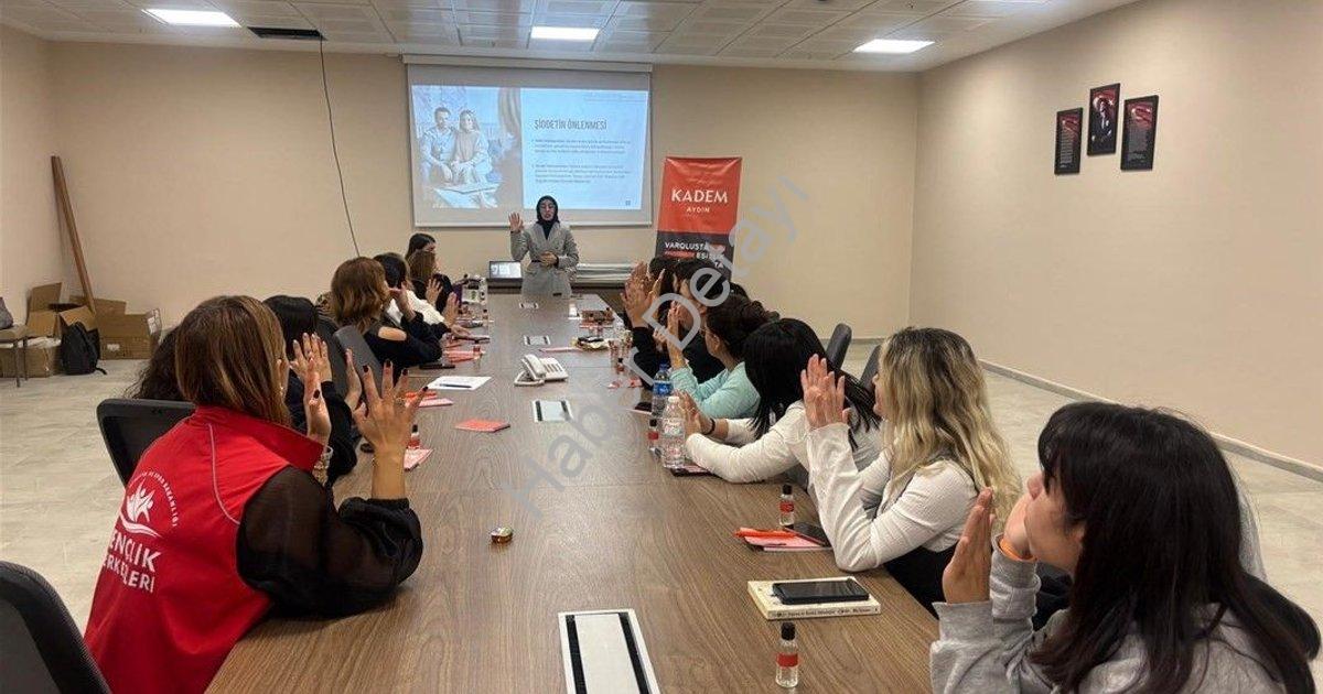 "Aydın'daki Yurtlarda Öğrencilere Şiddetle Mücadele ve Siber Suçlar Eğitimi" başlıklı haber için fot