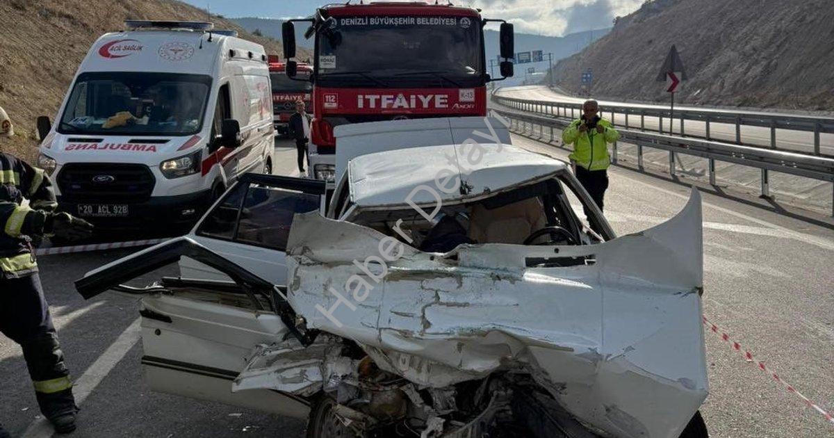 "Denizli'de Yürek Yakan Kaza: Tünel Çıkışında Otomobil Hurdaya Döndü" başlıklı haber için fotorealis