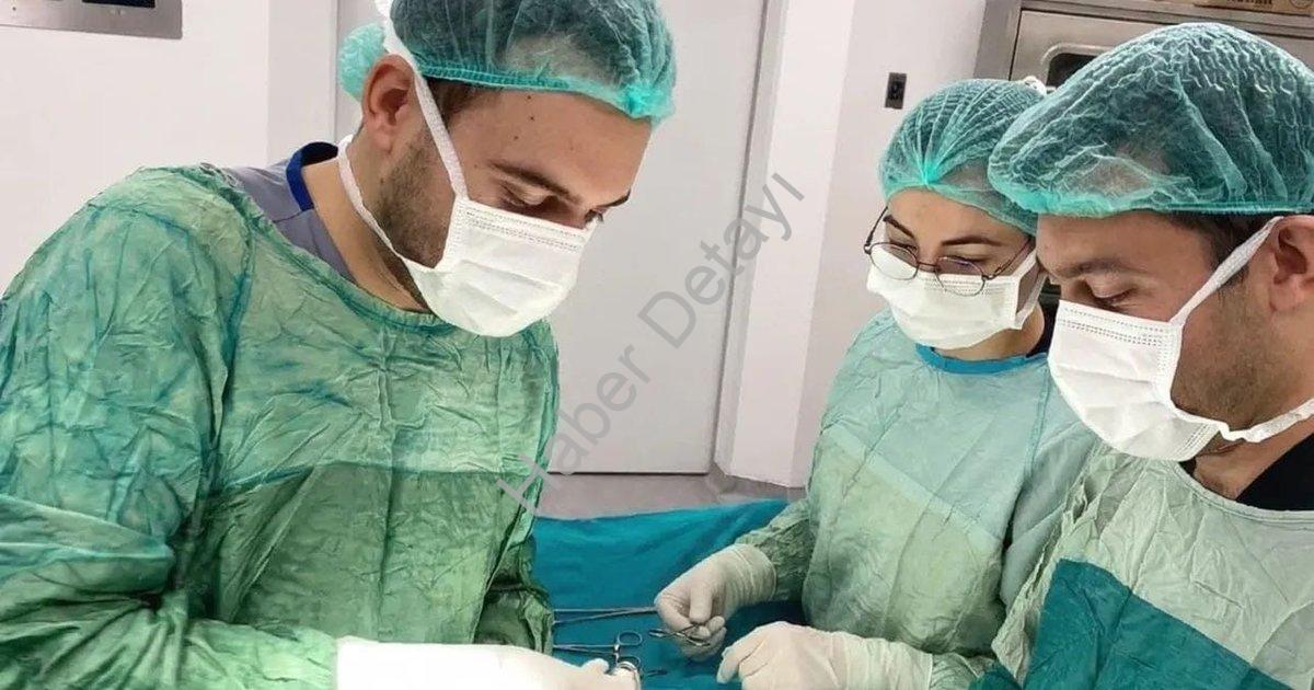 "Şuhut Devlet Hastanesi'nde Kasık Fıtığı Ameliyatında Yüksek Başarı" başlıklı haber için fotorealist